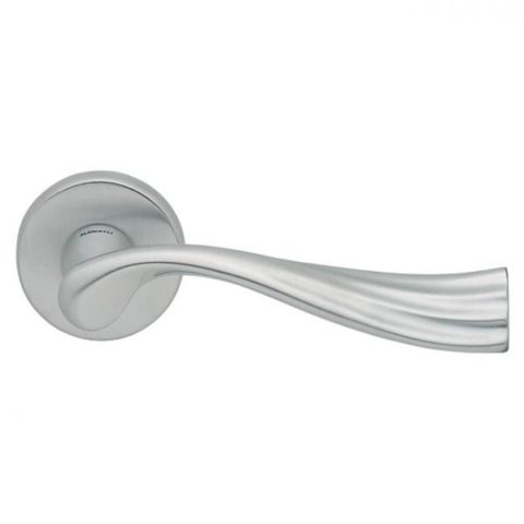 Ручка дверная на круглой розетке MANDELLI 991 RIVER 26D матовый хром