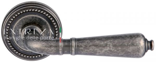 Дверная ручка Extreza "PETRA" (Петра) 304 на розетке R03 античное серебро F45