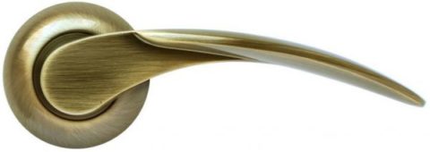 Дверная ручка на круглой розетке RUCETTI RAP 5 AB античная бронза