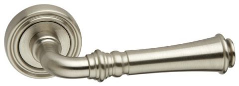 Дверная ручка Fimet "TASHA" 1028/261 на розетке, полированный никель F20