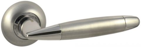 Дверная ручка Vantage V29 на круглой розетке SC матовый хром