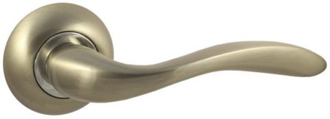 Дверная ручка Vantage V57 на круглой розетке SN матовый никель