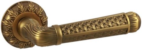 Дверная ручка Vantage V63 на круглой розетке CF кофе